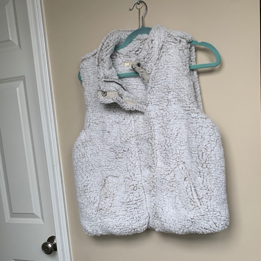 NWOT Faux Fur Vest From Francesca’s M